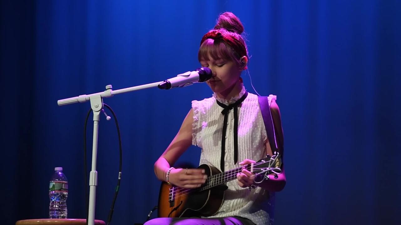 pas nuance Spille computerspil America's Got Talent' winner Grace VanderWaal performs at Ramapo High for a  cause