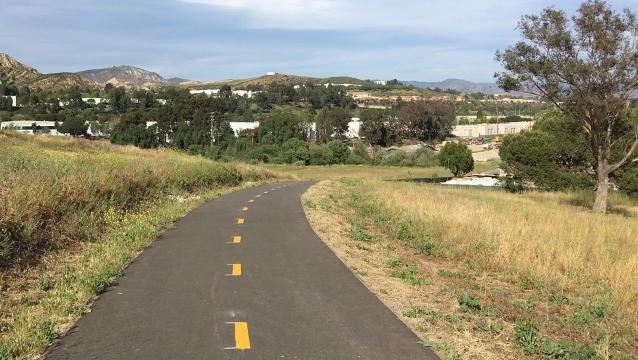 Video: Arroyo Simi Bike Path
